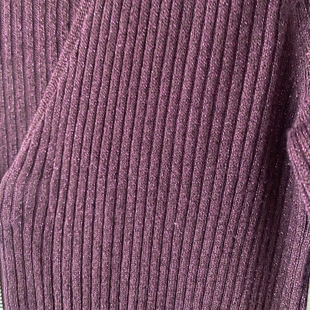 Size small - maroon sweater with zipper - Picture 4 of 6